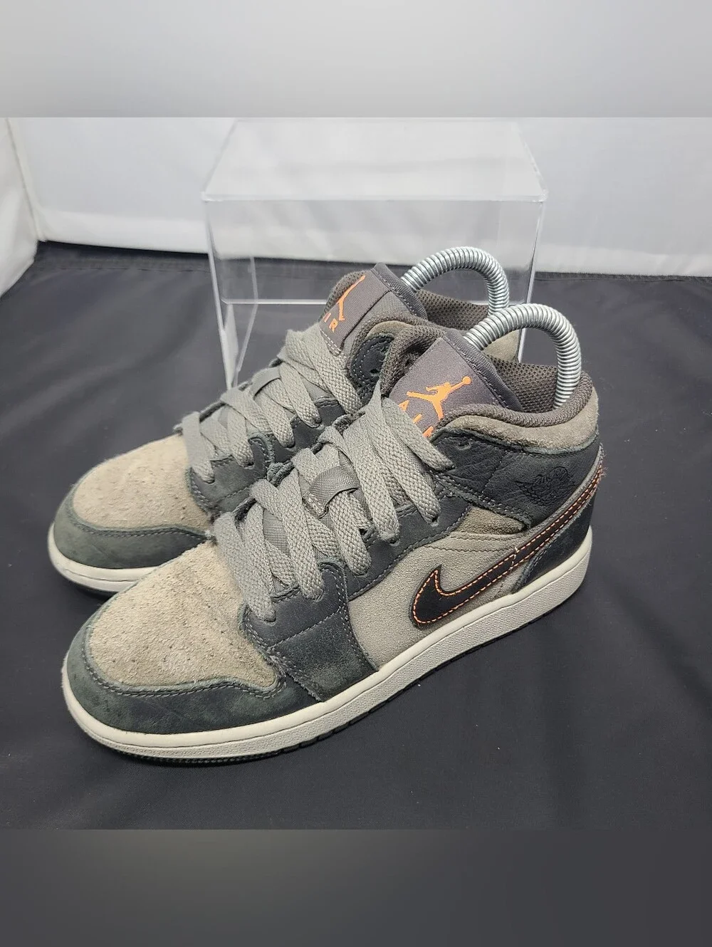 Jordan 1 Mid SE GS 